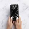 Crong Marble Case - Etui iPhone 12 Mini (Czarny)
